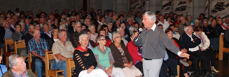 Cette "Aura", qui se dégage de ce ténor au grand cœur, chaleureux, humble, fier de sa terre natale et de ses traditions, permet à  Michel ETCHEVERRY d'être en totale communion avec son public, en toute simplicité et c'est une sincère et émouvante ovation qui clôtura cette très agréable et sympathique soirée.